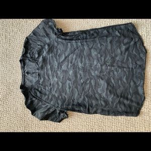 EUC camo lululemon top